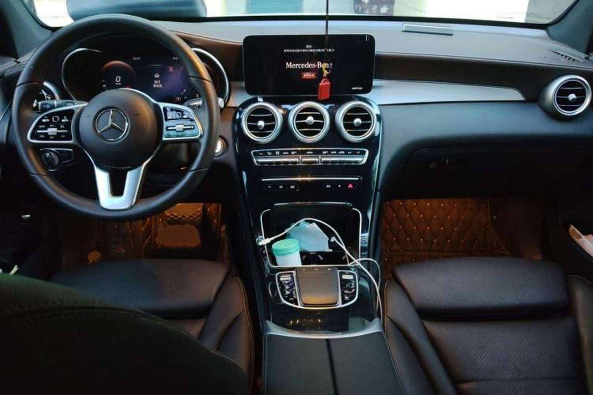 Used Mercedes-Benz GLC 2020 Facelifted GLC 260 L 4MATIC Dynamic Edition Center Console
