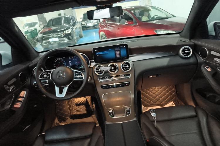 Used Mercedes-Benz GLC 2020 Facelift GLC 260 L 4MATIC Luxury Edition Center Console