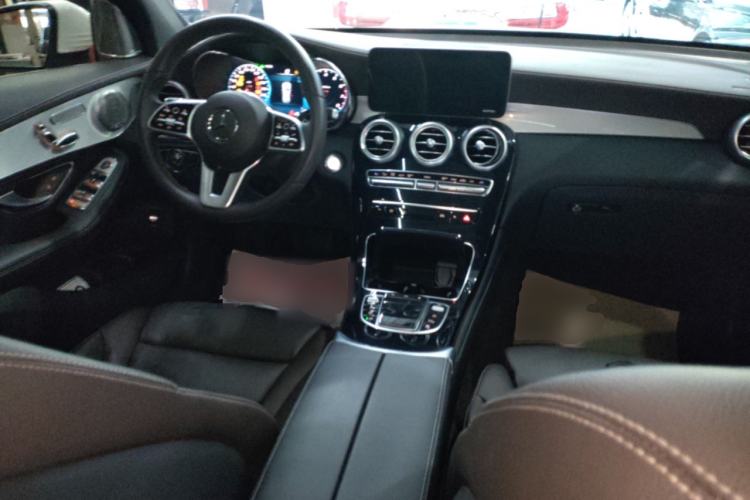 Used Mercedes-Benz GLC 2020 Facelifted GLC 260 L 4MATIC Dynamic Edition Center Console
