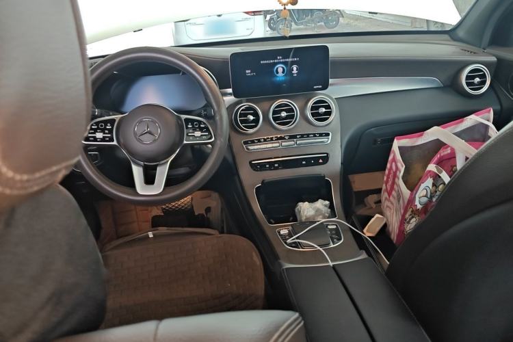 Used Mercedes-Benz GLC 2020 Facelift GLC 300 L 4MATIC Dynamic Edition Center Console