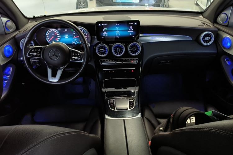 Used Mercedes-Benz GLC 2020 Facelifted GLC 260 L 4MATIC Dynamic Edition Center Console