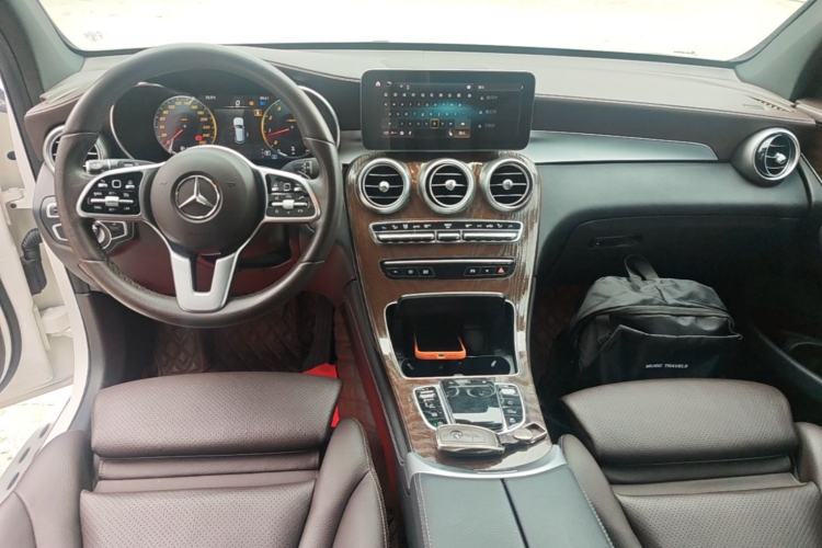 Used Mercedes-Benz GLC 2020 Facelift GLC 300 L 4MATIC Dynamic Edition Center Console
