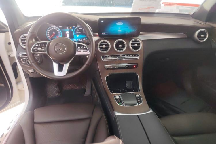 Used Mercedes-Benz GLC 2020 GLC 300 L 4MATIC Dynamic Edition Center Console