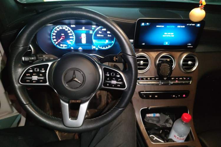 Used Mercedes-Benz GLC 2020 Facelift GLC 300 L 4MATIC Dynamic Edition Center Console