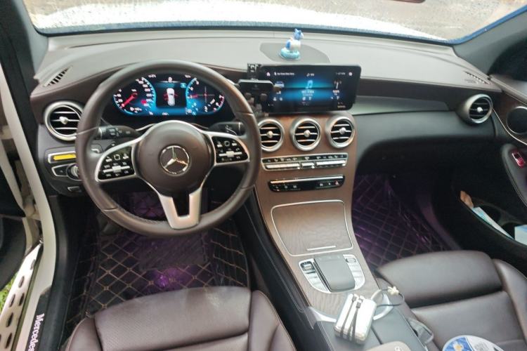 Used Mercedes-Benz GLC 2020 Facelift GLC 300 L 4MATIC Dynamic Edition Center Console
