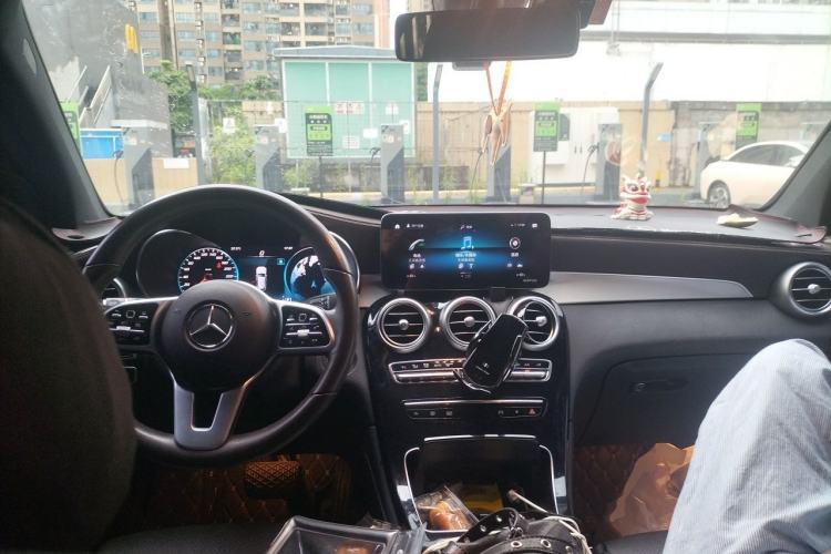 Used Mercedes-Benz GLC 2020 Facelifted GLC 260 L 4MATIC Dynamic Edition Center Console