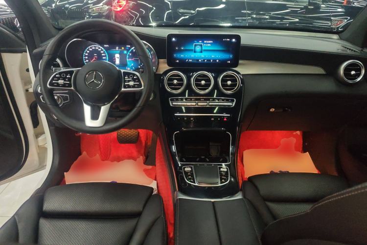 Used Mercedes-Benz GLC 2020 Facelifted GLC 260 L 4MATIC Dynamic Edition Center Console