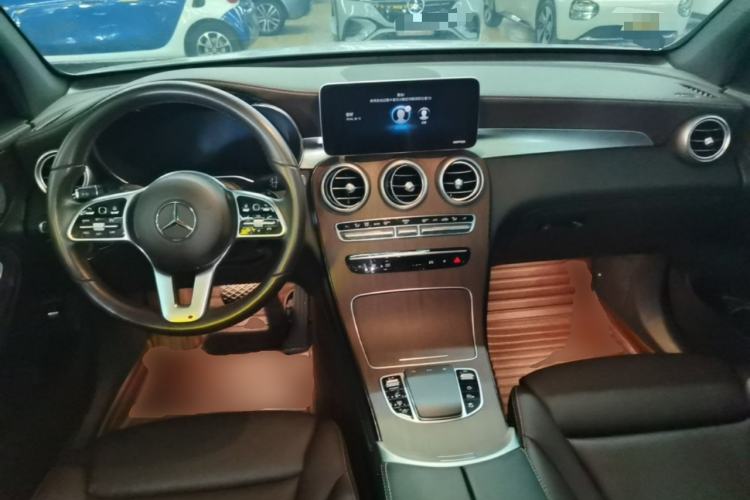 Used Mercedes-Benz GLC 2020 Facelifted GLC 300 L 4MATIC Luxury Edition Center Console