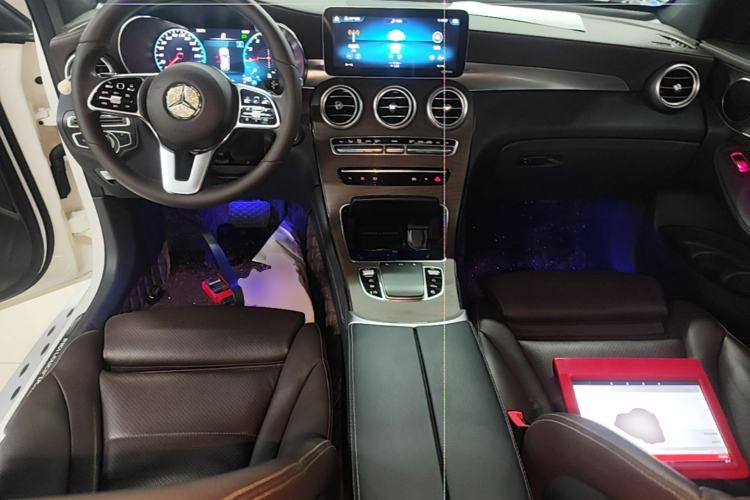 Used Mercedes-Benz GLC 2020 GLC 260 L 4MATIC Luxury Model Center Console