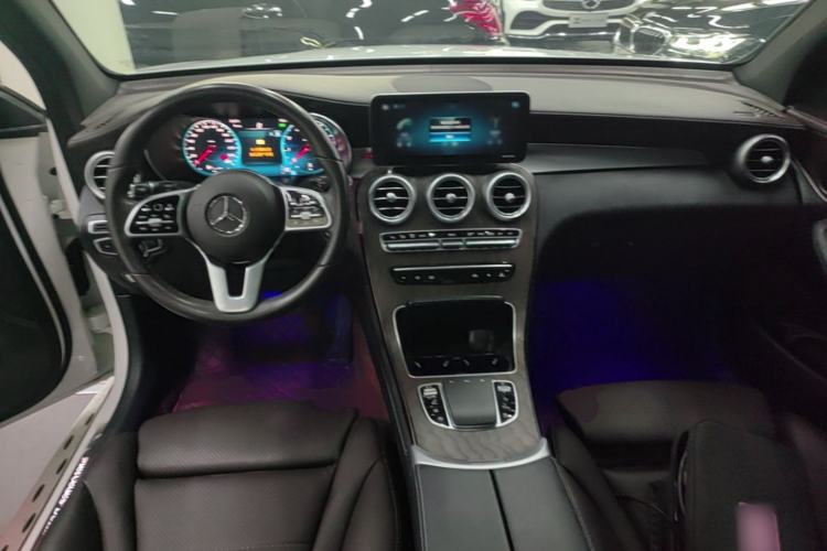 Used Mercedes-Benz GLC 2020 Facelift GLC 260 L 4MATIC Luxury Edition Center Console