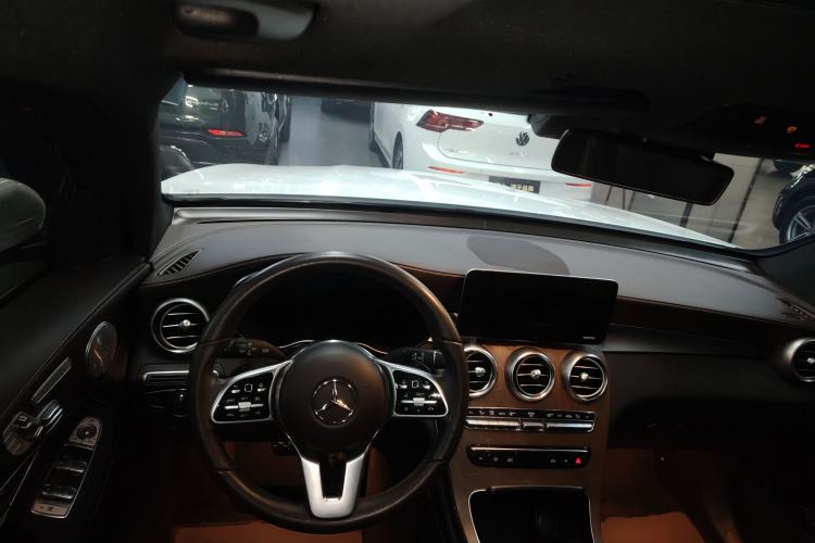 Used Mercedes-Benz GLC 2020 Facelift GLC 300 L 4MATIC Dynamic Edition Center Console