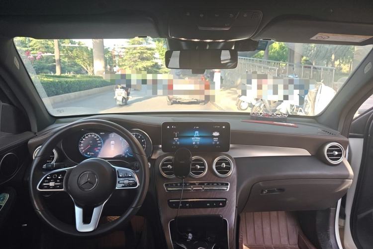 Used Mercedes-Benz GLC 2020 Facelift GLC 300 L 4MATIC Dynamic Edition Center Console