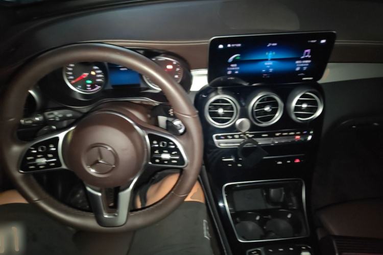 Used Mercedes-Benz GLC 2020 GLC 260 L 4MATIC Dynamic Model Center Console