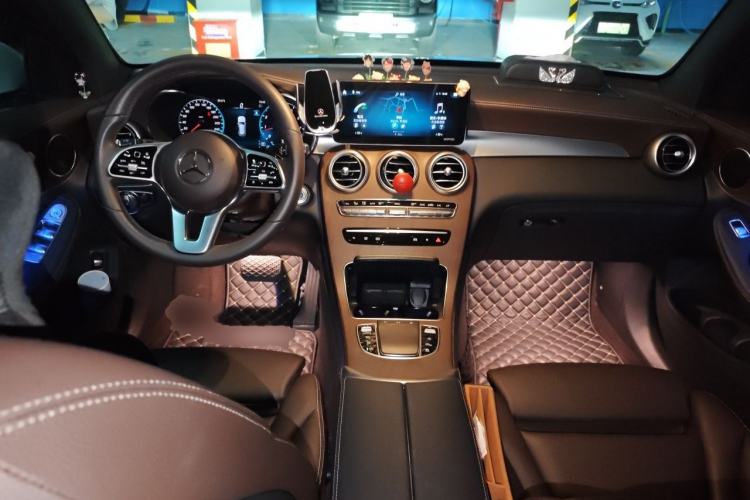 Used Mercedes-Benz GLC 2020 GLC 260 L 4MATIC Luxury Model Center Console