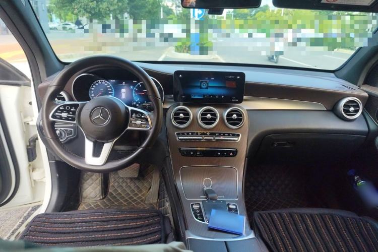 Used Mercedes-Benz GLC 2020 Facelift GLC 300 L 4MATIC Dynamic Edition Center Console