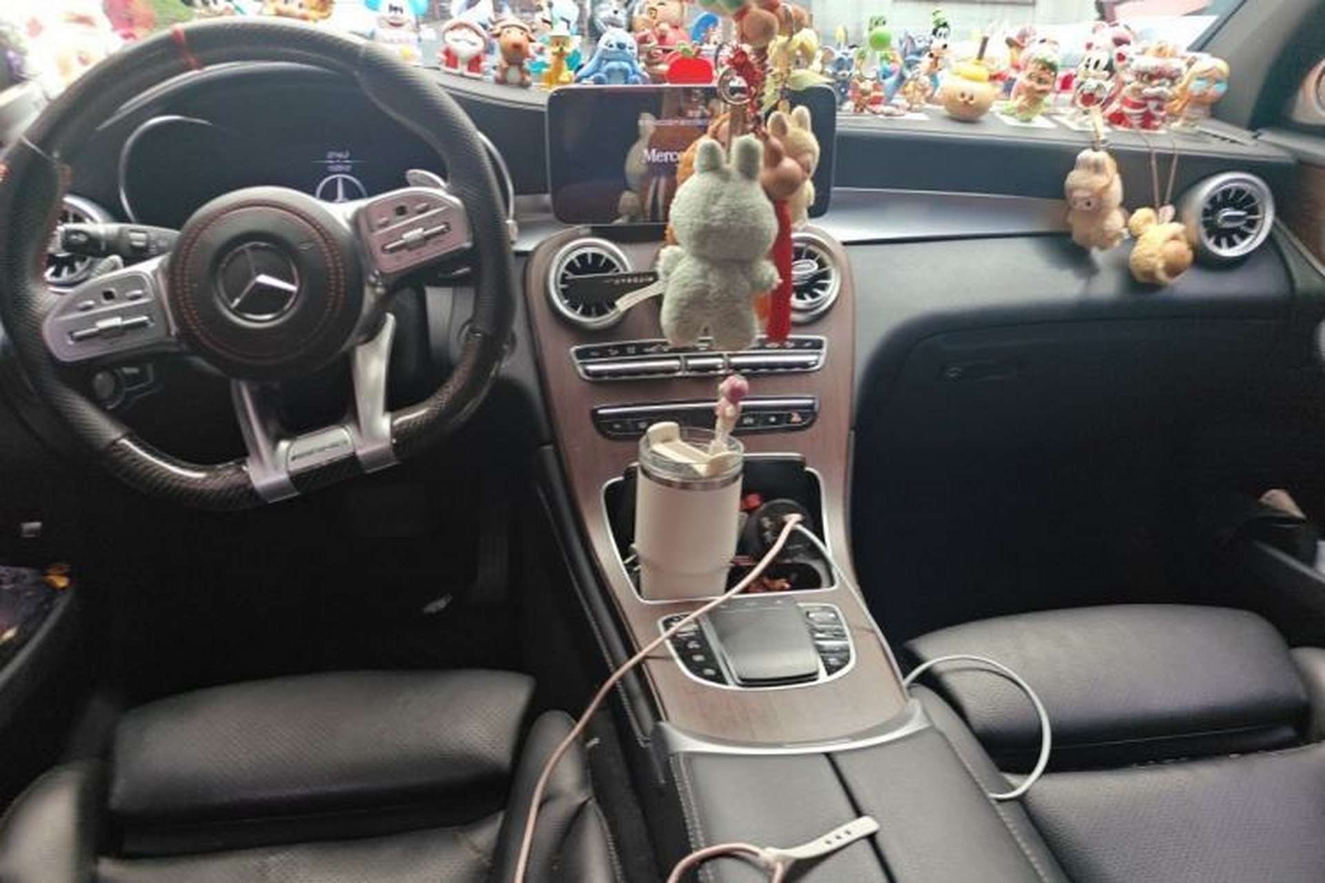 Used Mercedes-Benz GLC 2020 GLC 300 L 4MATIC Luxury Model Center Console