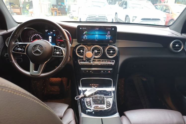 Used Mercedes-Benz GLC 2020 GLC 260 L 4MATIC Dynamic Model Center Console