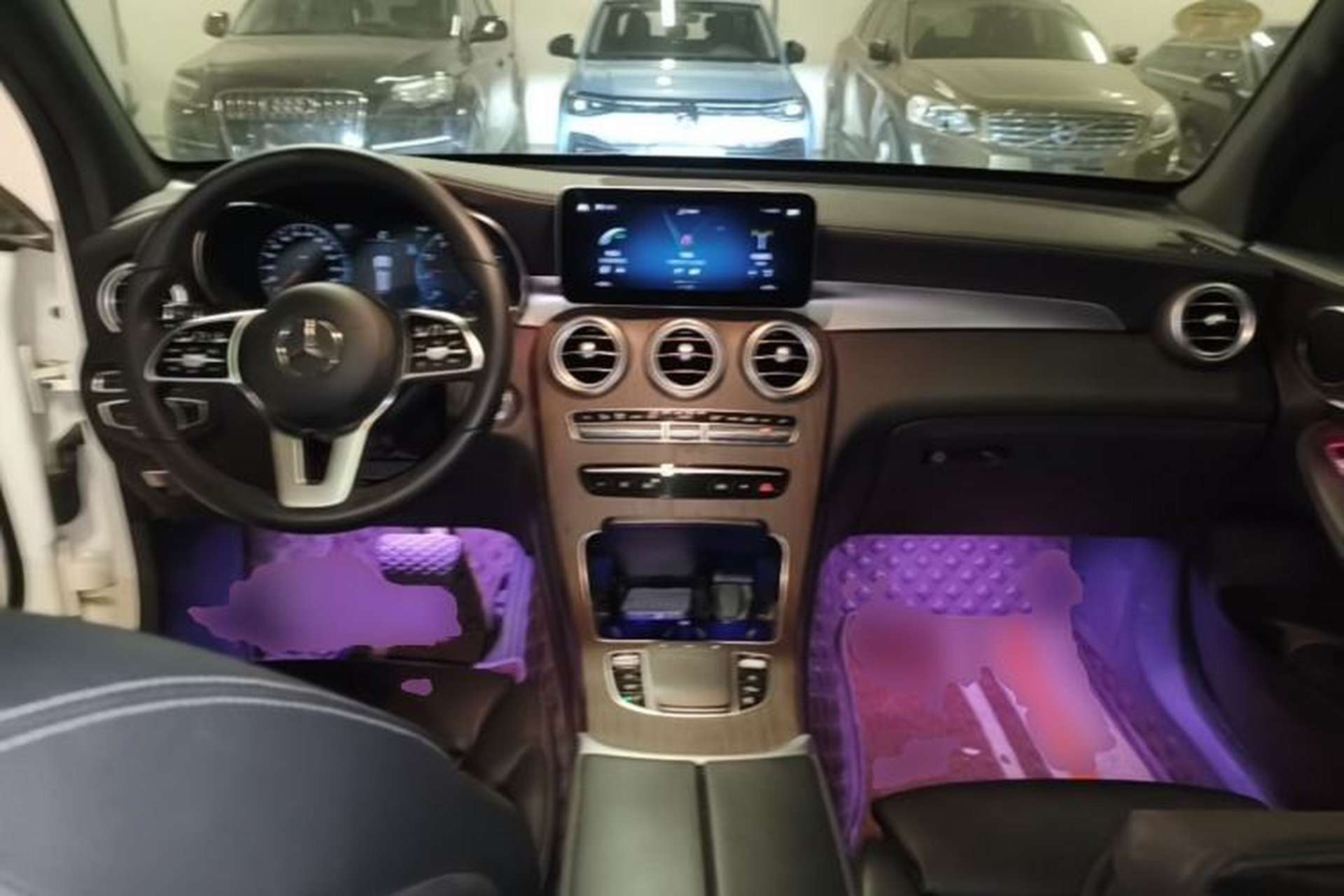 Used Mercedes-Benz GLC 2020 Facelift GLC 260 L 4MATIC Luxury Edition Center Console