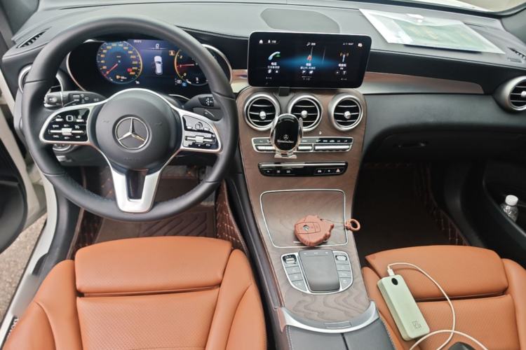 Used Mercedes-Benz GLC 2020 GLC 260 L 4MATIC Luxury Model Center Console