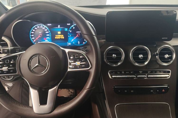 Used Mercedes-Benz GLC 2020 Facelift GLC 300 L 4MATIC Dynamic Edition Center Console