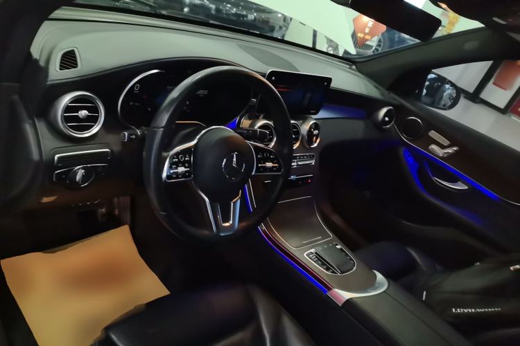 Used Mercedes-Benz GLC 2020 GLC 300 L 4MATIC Dynamic Edition Center Console
