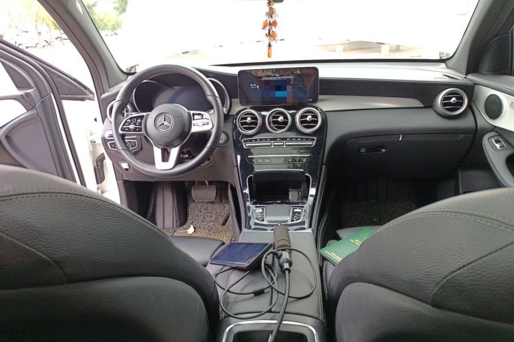 Used Mercedes-Benz GLC 2020 Facelifted GLC 260 L 4MATIC Dynamic Edition Center Console
