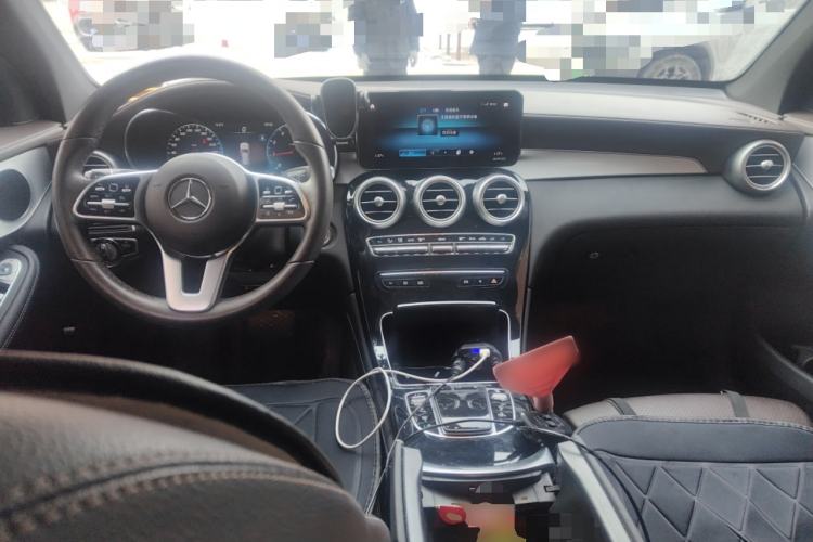 Used Mercedes-Benz GLC 2020 Facelifted GLC 260 L 4MATIC Dynamic Edition Center Console