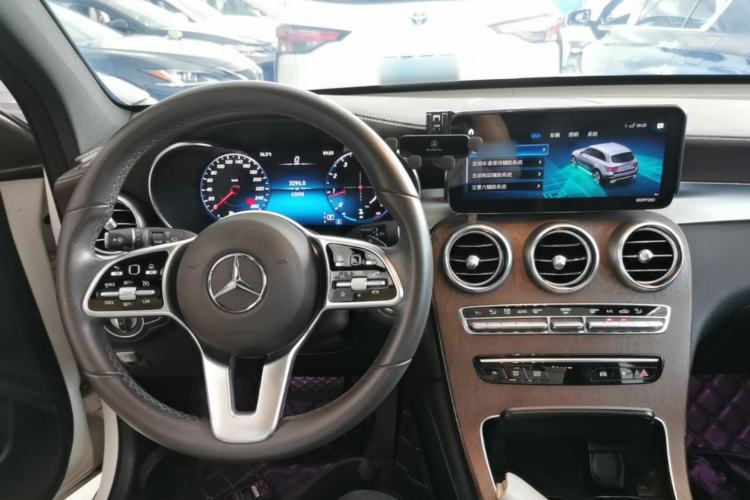 Used Mercedes-Benz GLC 2020 Facelift GLC 300 L 4MATIC Dynamic Edition Center Console