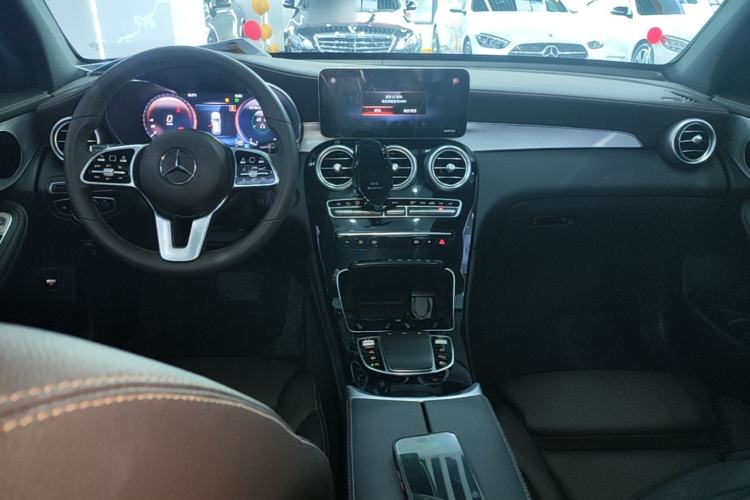 Used Mercedes-Benz GLC 2020 Facelifted GLC 260 L 4MATIC Dynamic Edition Center Console