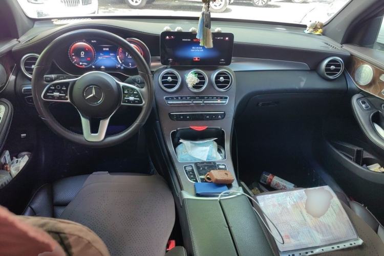 Used Mercedes-Benz GLC 2020 GLC 300 L 4MATIC Dynamic Edition Center Console