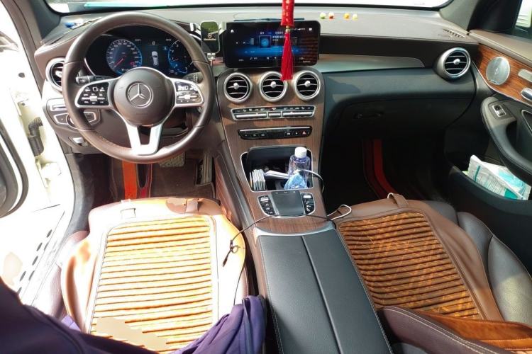 Used Mercedes-Benz GLC 2020 Facelifted GLC 300 L 4MATIC Luxury Edition Center Console