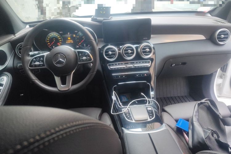 Used Mercedes-Benz GLC 2020 Facelifted GLC 260 L 4MATIC Dynamic Edition Center Console