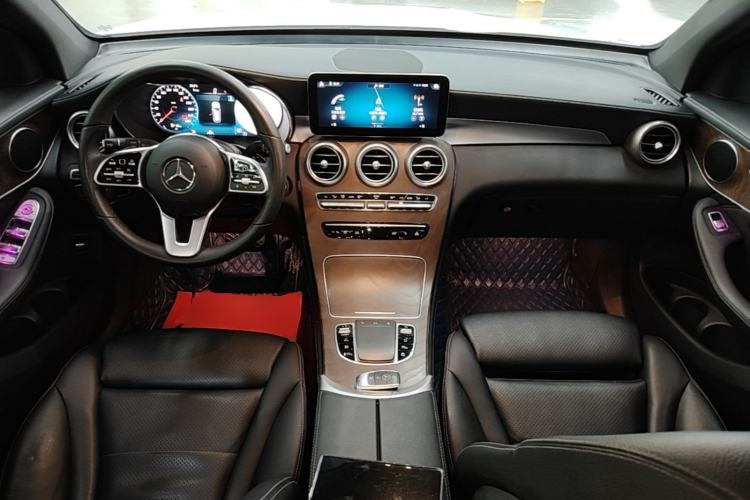 Used Mercedes-Benz GLC 2020 Facelift GLC 300 L 4MATIC Dynamic Edition Center Console