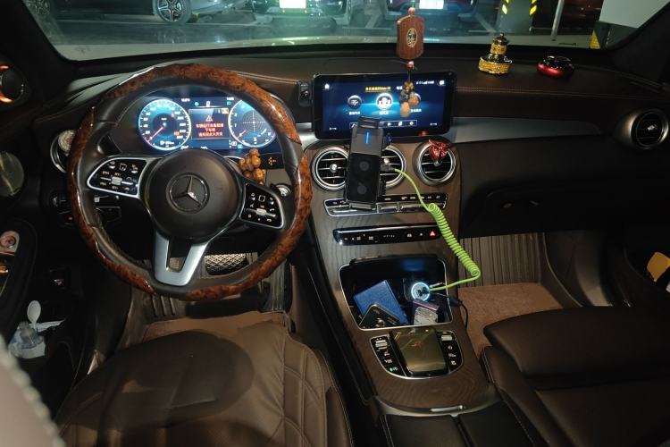Used Mercedes-Benz GLC 2020 GLC 300 L 4MATIC Dynamic Edition Center Console