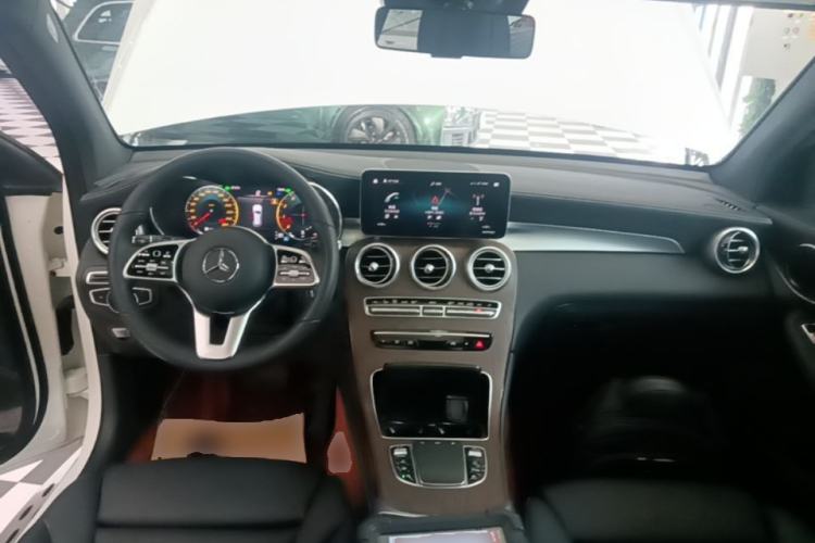 Used Mercedes-Benz GLC 2020 GLC 300 L 4MATIC Dynamic Edition Center Console