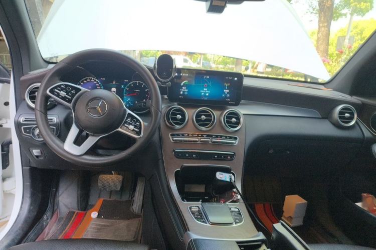 Used Mercedes-Benz GLC 2020 Facelift GLC 300 L 4MATIC Dynamic Edition Center Console