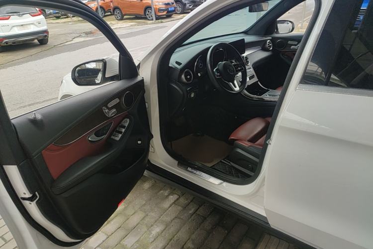 Used Mercedes-Benz GLC 2020 Facelift GLC 260 L 4MATIC Luxury Edition Driver Seat