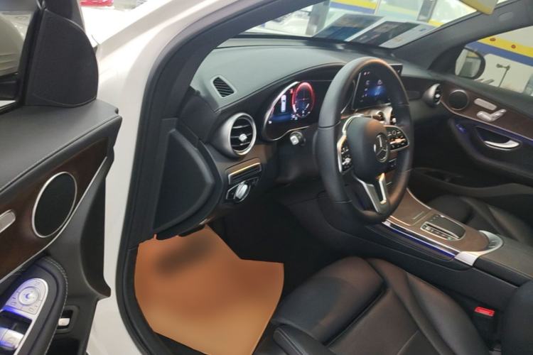 Used Mercedes-Benz GLC 2020 Facelift GLC 260 L 4MATIC Luxury Edition Driver Seat