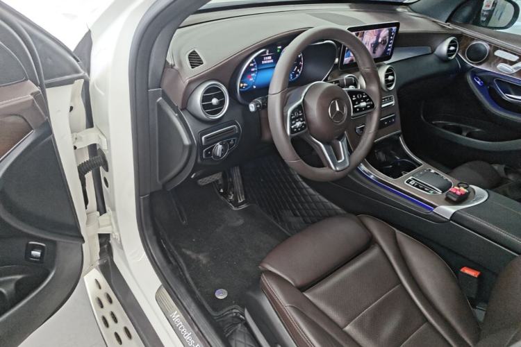 Used Mercedes-Benz GLC 2020 Facelift GLC 260 L 4MATIC Luxury Edition Driver Seat