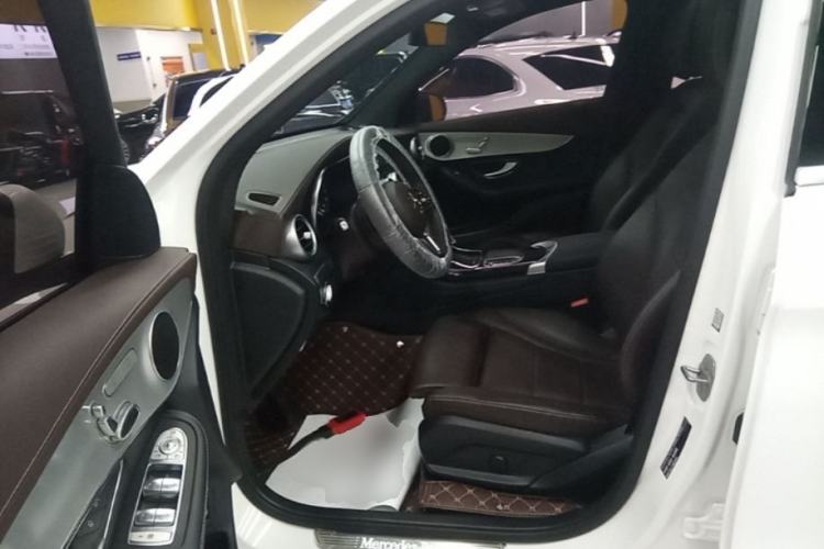 Used Mercedes-Benz GLC 2020 Facelift GLC 260 L 4MATIC Luxury Edition Driver Seat