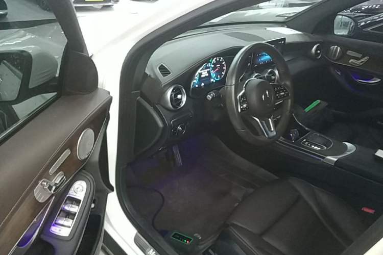 Used Mercedes-Benz GLC 2020 Facelifted GLC 300 L 4MATIC AMG-Line Driver Seat