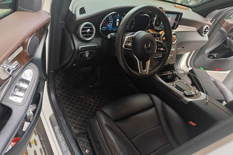 Used Mercedes-Benz GLC 2020 Facelift GLC 300 L 4MATIC Dynamic Edition Driver Seat