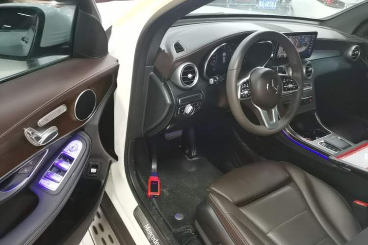 Used Mercedes-Benz GLC 2020 Facelift GLC 260 L 4MATIC Luxury Edition Driver Seat