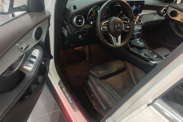 Used Mercedes-Benz GLC 2020 Facelifted GLC 260 L 4MATIC Dynamic Edition Driver Seat