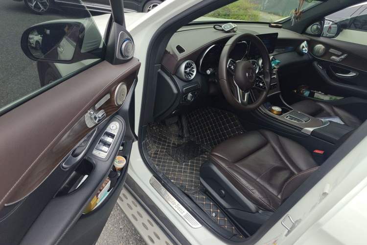 Used Mercedes-Benz GLC 2020 Facelift GLC 300 L 4MATIC Dynamic Edition Driver Seat