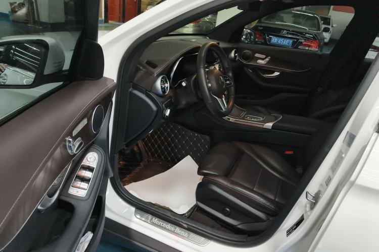 Used Mercedes-Benz GLC 2020 Facelift GLC 260 L 4MATIC Luxury Edition Driver Seat
