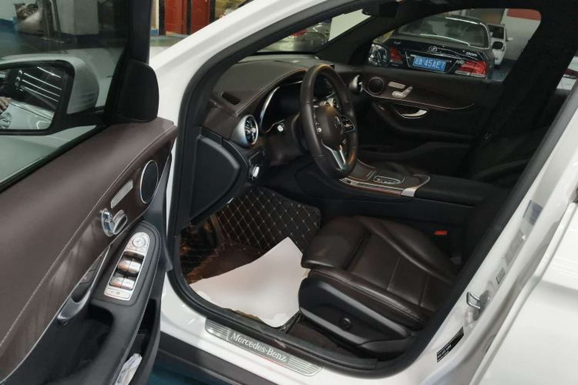 Used Mercedes-Benz GLC 2020 Facelift GLC 260 L 4MATIC Luxury Edition Driver Seat