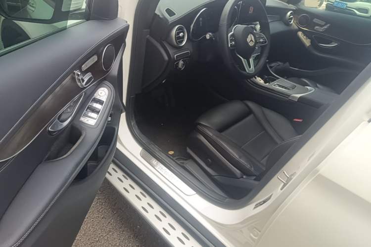 Used Mercedes-Benz GLC 2020 Facelift GLC 260 L 4MATIC Luxury Edition Driver Seat