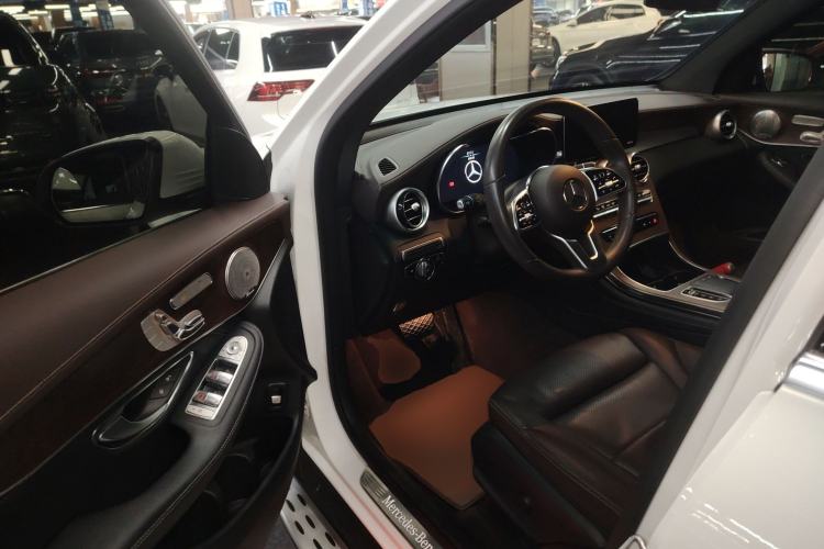 Used Mercedes-Benz GLC 2020 Facelift GLC 300 L 4MATIC Dynamic Edition Driver Seat