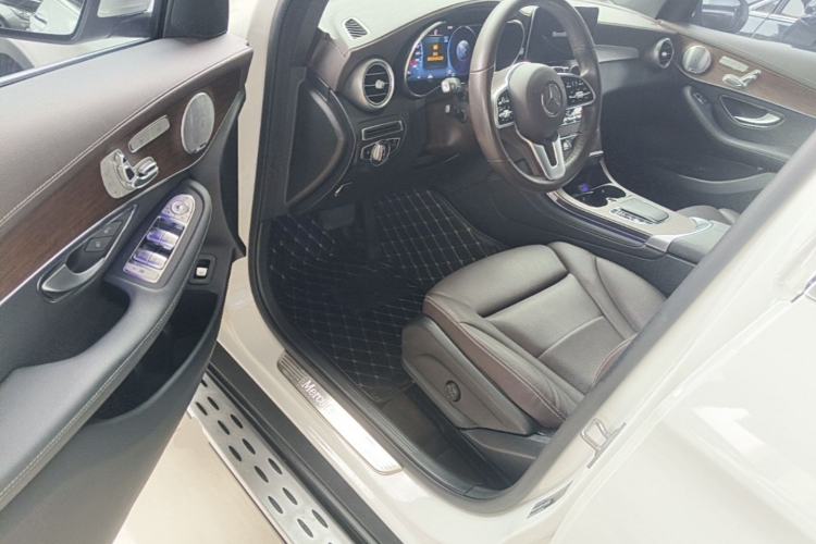 Used Mercedes-Benz GLC 2020 Facelifted GLC 300 L 4MATIC Luxury Edition Driver Seat